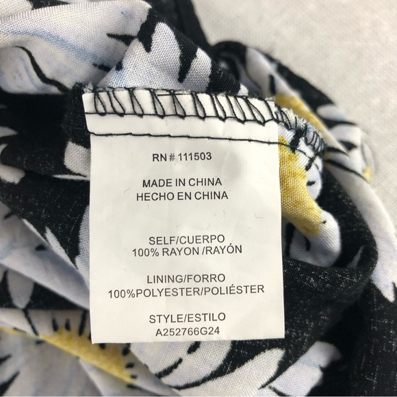 Women's AUW Black/Yellow/White Daisy Patterned Sleeveless Sundress. Size Large - Picture 14 of 16